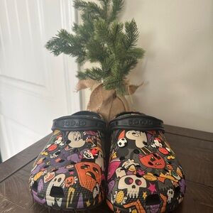 CROCS Disney Halloween Slippers - Black and Orange